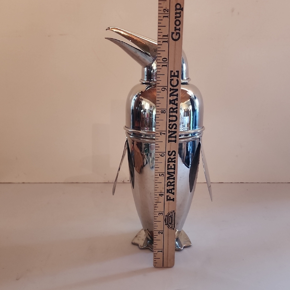 Stainless Steel Penguin Cocktail Shaker. - Picture 11 of 11